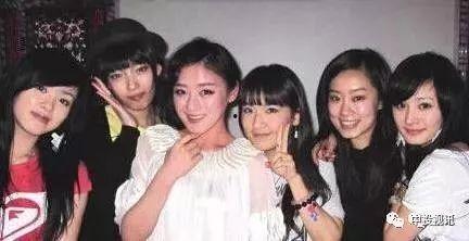 娛樂姐妹吃瓜圖片,揭秘吃瓜背后的歡樂瞬間