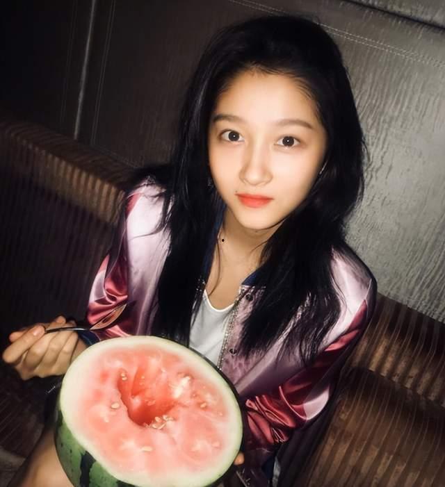 娛樂吃瓜醬拍照技巧視頻,跟隨娛樂吃瓜醬視頻學(xué)技巧