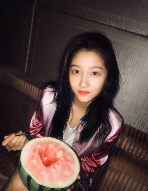 娛樂圈吃瓜照片模板圖片,明星真實(shí)生活幕后曝光，吃瓜照片帶你一探究竟！