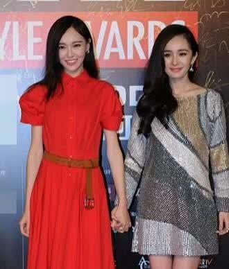 和閨蜜吃?shī)蕵?lè)圈的瓜,娛樂(lè)圈那些鮮為人知的瓜