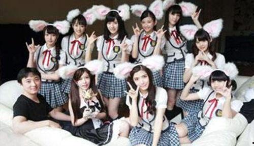 娛樂(lè)718吃瓜入口,揭秘明星幕后吃瓜入口，帶你領(lǐng)略?shī)蕵?lè)圈真實(shí)一面