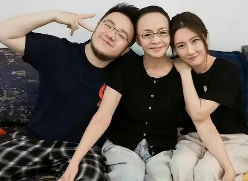 娛樂八卦吃瓜少女視頻,吃瓜少女帶你領(lǐng)略幕后花絮