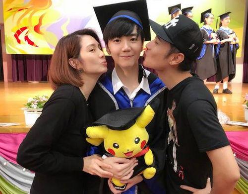 小哇吃瓜娛樂博主